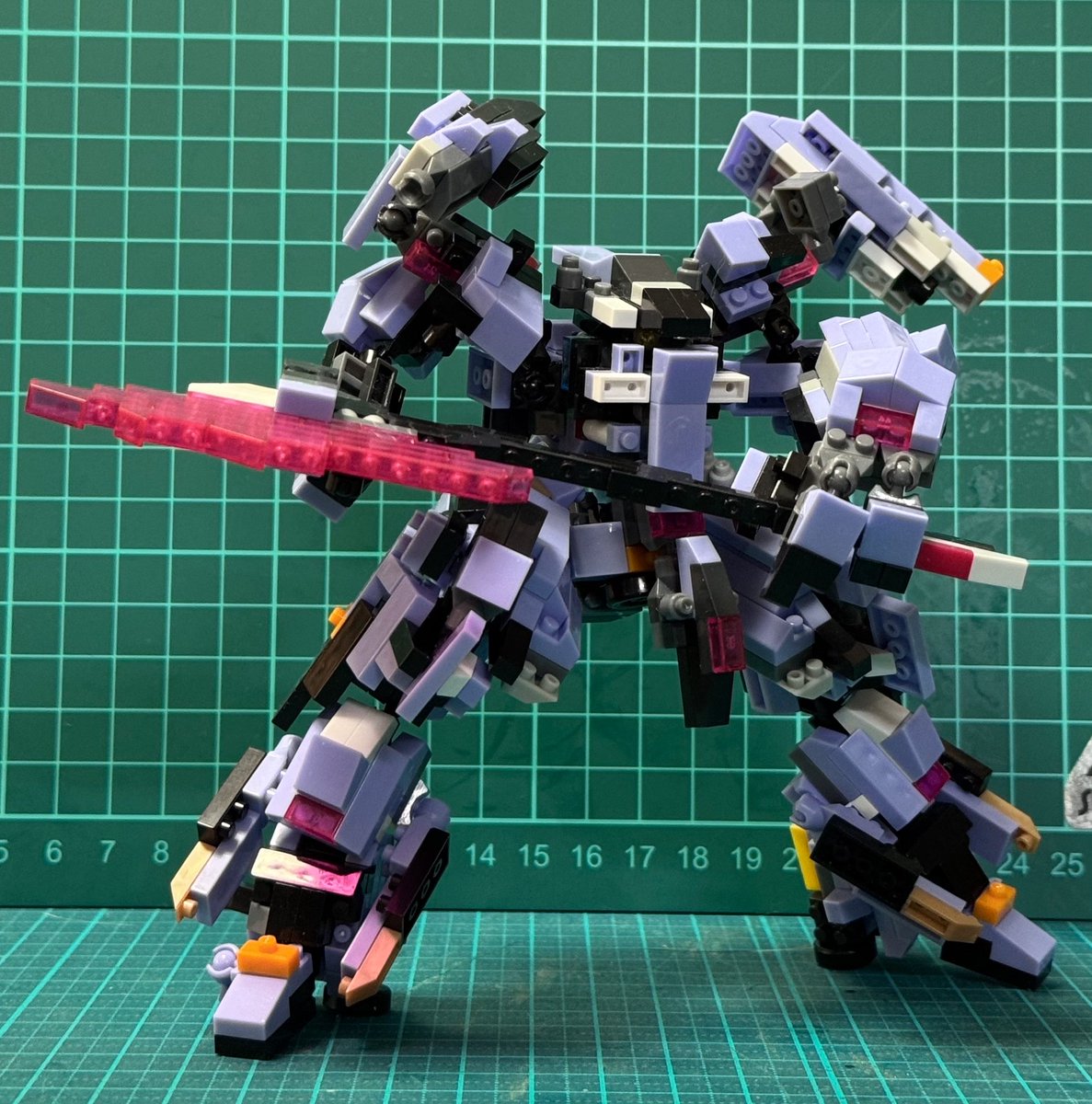 Power_Doctrine's tweet photo. 最新のフレーム構造に合わせて全体的にバージョンアップ⤴️

肩部武装はより広い射角を取れるよう改良

#プチブロック https://t.co/yV8cM01EF6