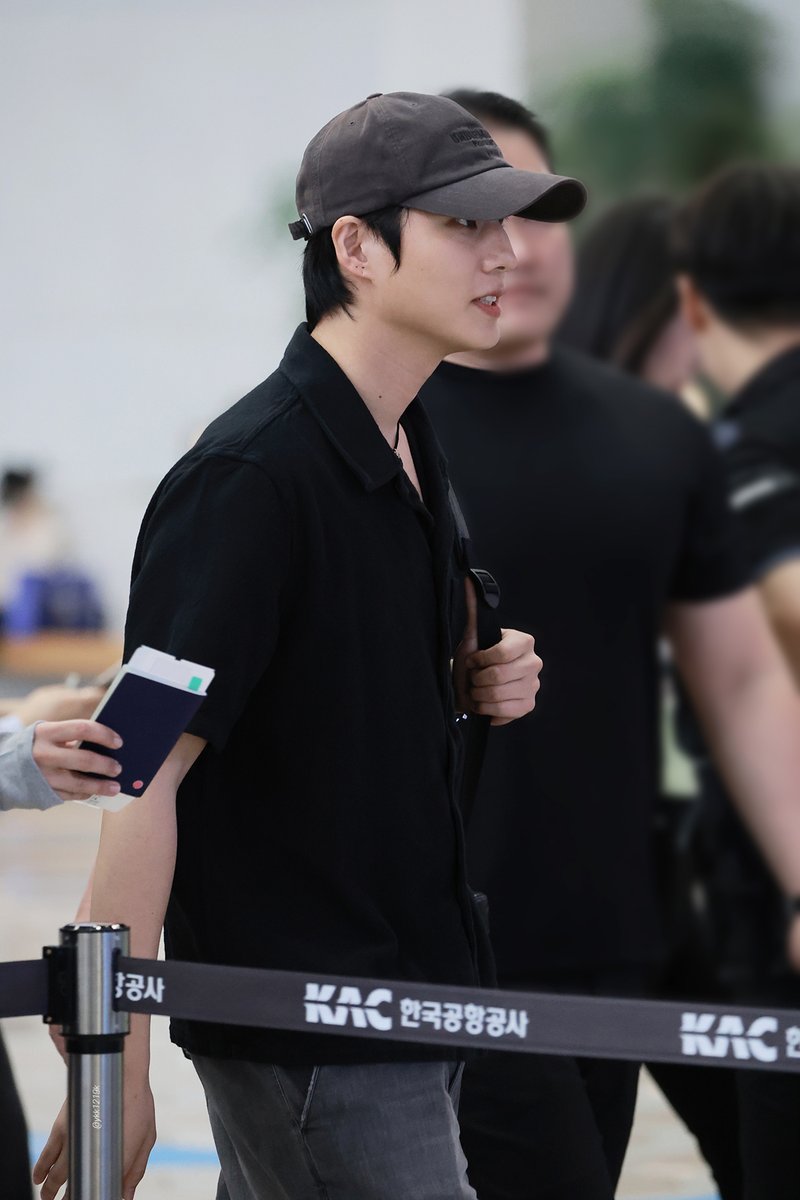 ykk1219k's tweet photo. 260619 출국 #영케이 #YoungK https://t.co/6bHPrtRl68