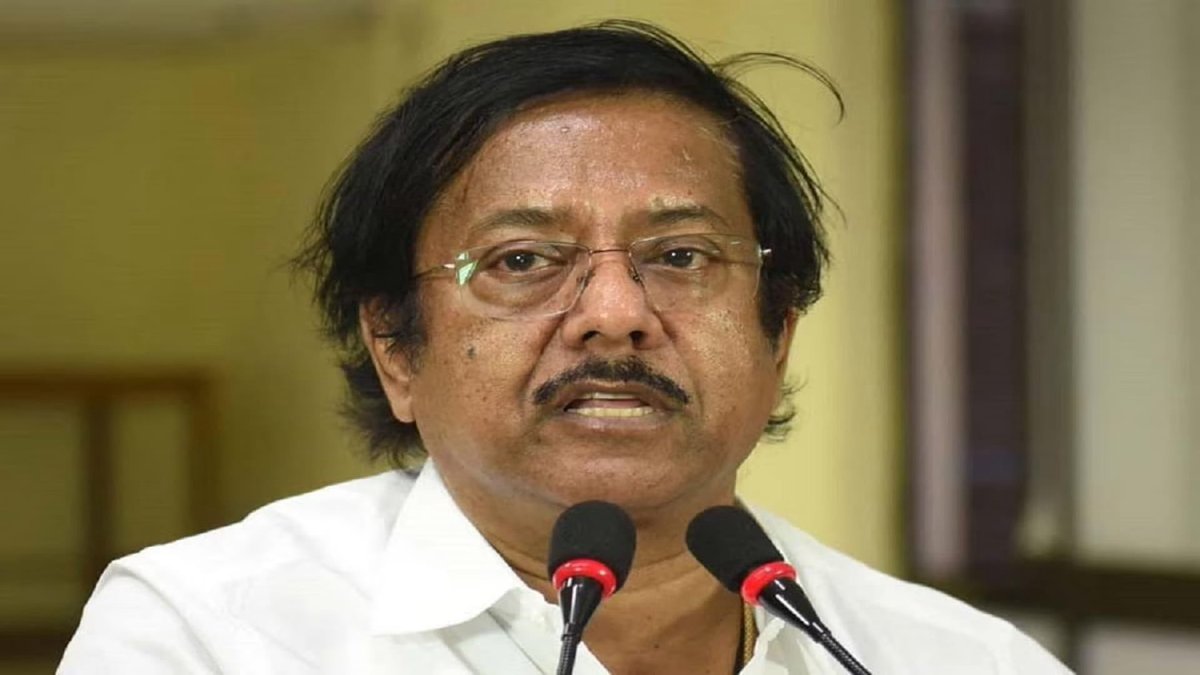 epanchjanya's tweet photo. ममता बनर्जी को एक और झटका 

टीएमसी प्रमुख ममता बनर्जी के करीबी सहयोगी ज्योति प्रिया मल्लिक ने खराब स्वास्थ्य का हवाला देते हुए आज पार्टी के सभी पदों से इस्तीफा दे दिया। 

मल्लिक को ममता बनर्जी का बेहद खास माना जाता रहा है। उन्होंने ममता सरकार में एक दशक तक अहम मंत्रालय संभाला।

हाल ही में उन्हें पार्टी की नई वर्किंग कमेटी में शामिल किया गया था।