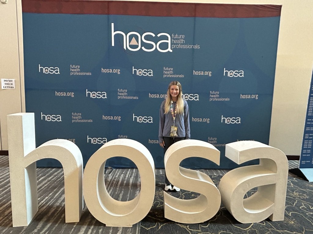 BlueRiverCP's tweet photo. Our HOSA chapter was recognized as one of two Indiana HOSA chapters to receive Bronze Level Recognition for America’s Blood Centers and HOSA Blood Drive. We appreciate the support and look forward to continuing to serve as a host for local blood drives. https://t.co/O6ONuiFU4J