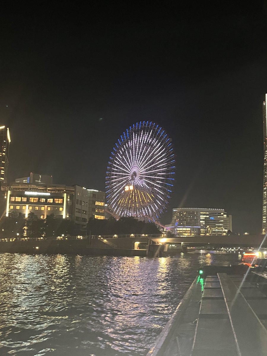 みなとみらいの観覧車、20:15からサンリオー！キティちゃん撮り逃し