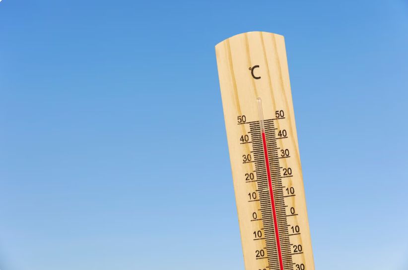 RevueTransition's tweet photo. Canicule : pourquoi la climatisation reste l’exception dans les établissements scolaires https://t.co/KCZYYMlIKL https://t.co/dwLE9n41w3