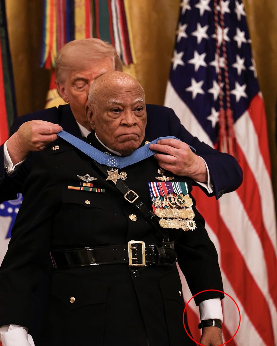 watchesofespion's tweet photo. Major James Capers Jr. received the Medal of Honor yesterday for his actions during a 1967 Force Recon patrol in Vietnam. The watch? Hard to tell from the photos. Seiko? Tudor Sub?   One detail stands out: Capers wore it on a black fabric strap, both in Vietnam and yesterday. https://t.co/YwyQ4nvuE1
