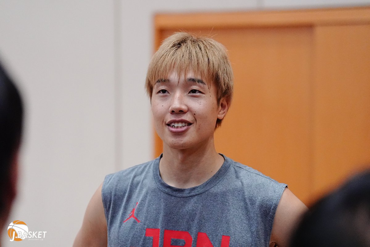 jbasket_jp's tweet photo. 【男子🇯🇵日本代表】もう“若手”ではない。西田優大が見つけた「自分だけの強み」とは。比江島慎との違い、そして鍛え上げたフィジカルでペイントをこじ開けるコンボガードの矜持

記事📝 https://t.co/dZuVcCffIb

#西田優大
#男子日本代表
#AkatsukiJapan https://t.co/Z9KpFLu3NC