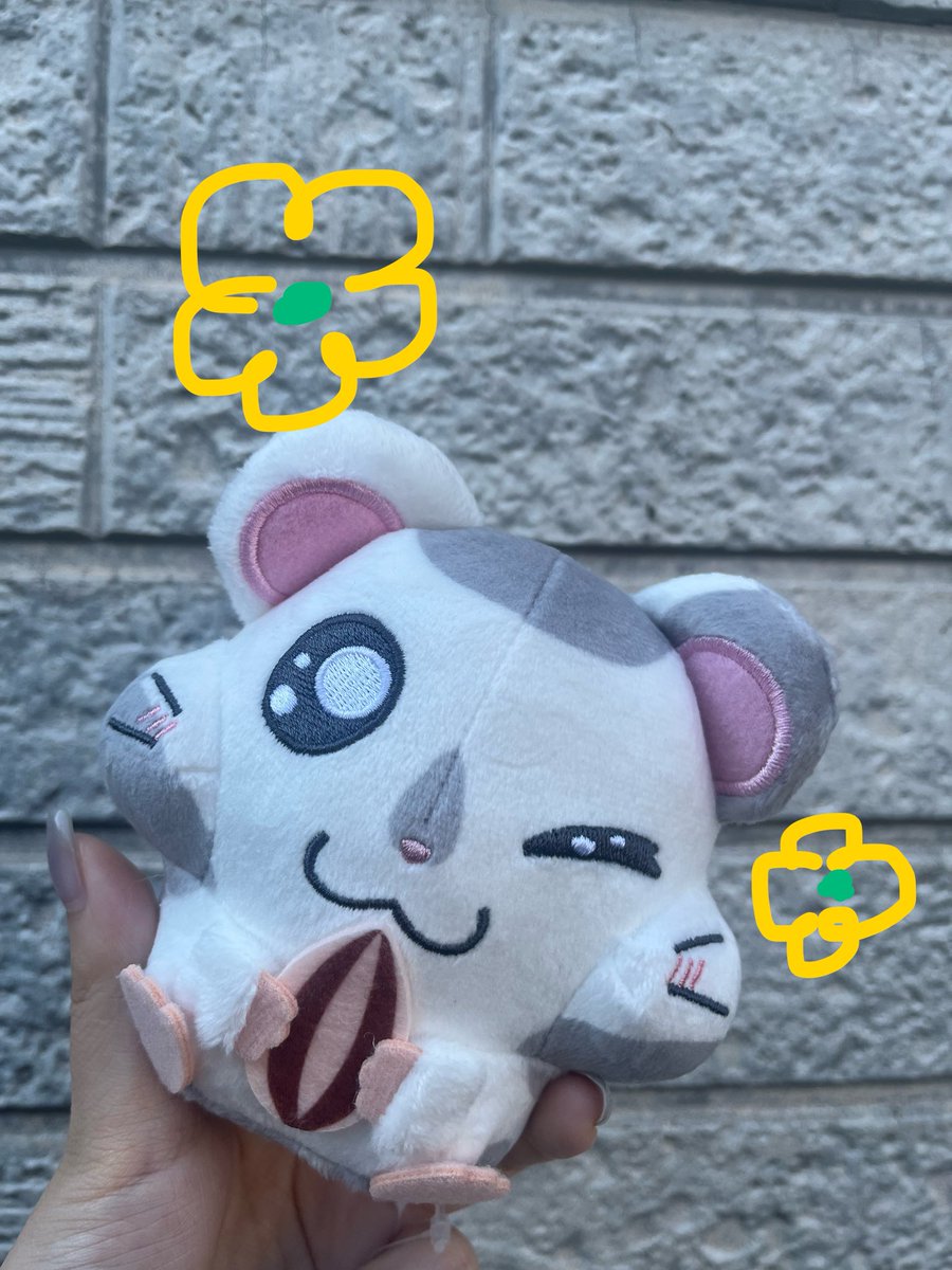 yoshikapi0715's tweet photo. 今週もおつかれさま！頑張ったね！✨
忙し〜！？💦な中でもようやく少しずつ「好き」な時間がとれてきて、これが…充実…？🤔

最近の近影と、コウシくん🌻
夏☀️なお洋服もそろそろかなぁ。 https://t.co/EuwG7l4ZWq