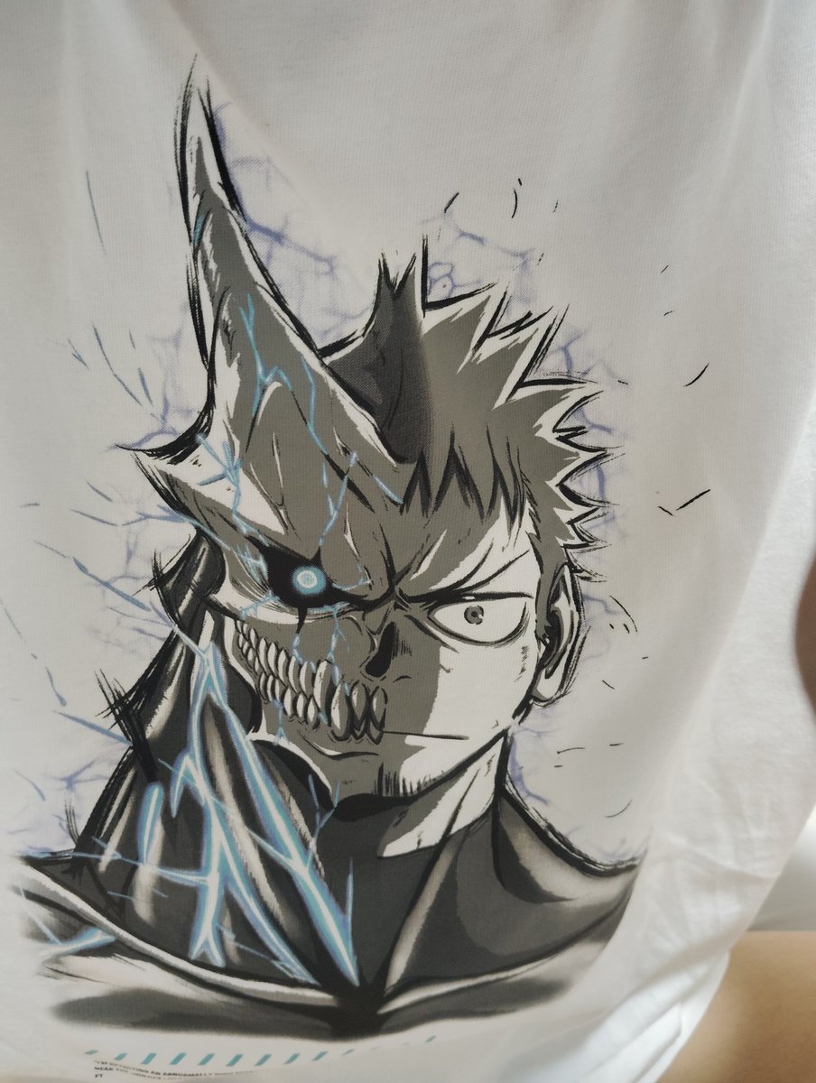 kou_bbbbbbbbb's tweet photo. 今日このTシャツ着て出かけてました。 https://t.co/rcDpFepSMG