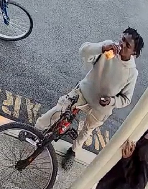 fox28columbus's tweet photo. HAVE YOU SEEN THEM? 4 teen suspects, 1 of whom pulled a gun, at larger after market robbery: police >> https://t.co/XlrMICqDoo https://t.co/cZh6SatnnJ