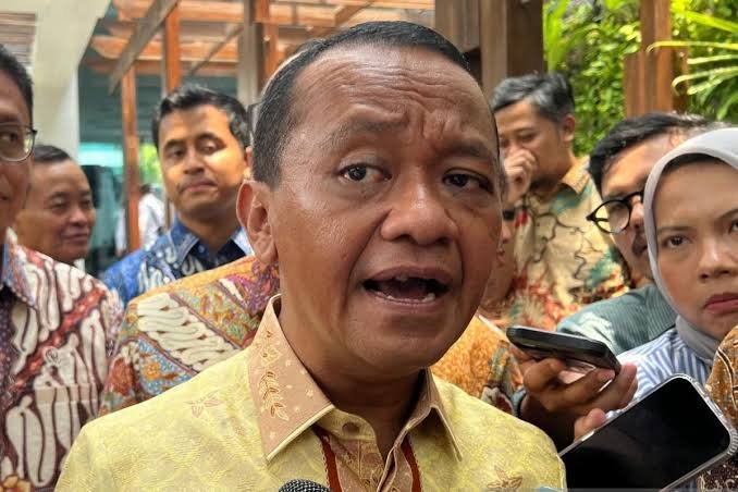 indepenSumatera's tweet photo. Jika ditempat kalian mati listrik mati lampu cari kedua orang ini. Ini dalangnya https://t.co/NxYLCp0kMc