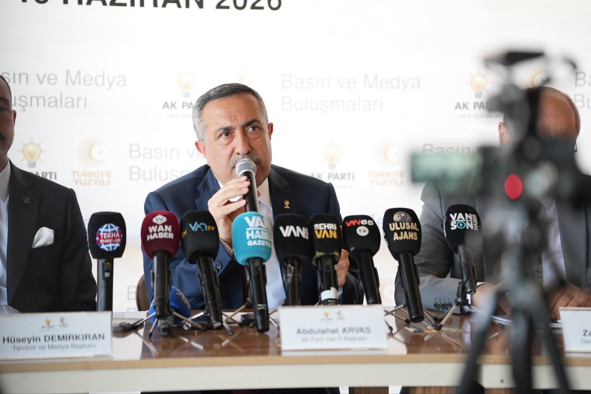 akkadinvann's tweet photo. AK Parti Van İl Başkanımız @ArvasAbdulahat öncülüğünde, MDK Üyemiz @zahir_soganda,İl Kadın Kolları Başkanımız @zerrin_alpaslan ile; Tanıtım ve Medya Başkanlığımız tarafından düzenlenen Basın ve Medya Buluşmaları kapsamında kıymetli basın mensuplarımızla bir araya geldik. https://t.co/6eGWrjZEJN