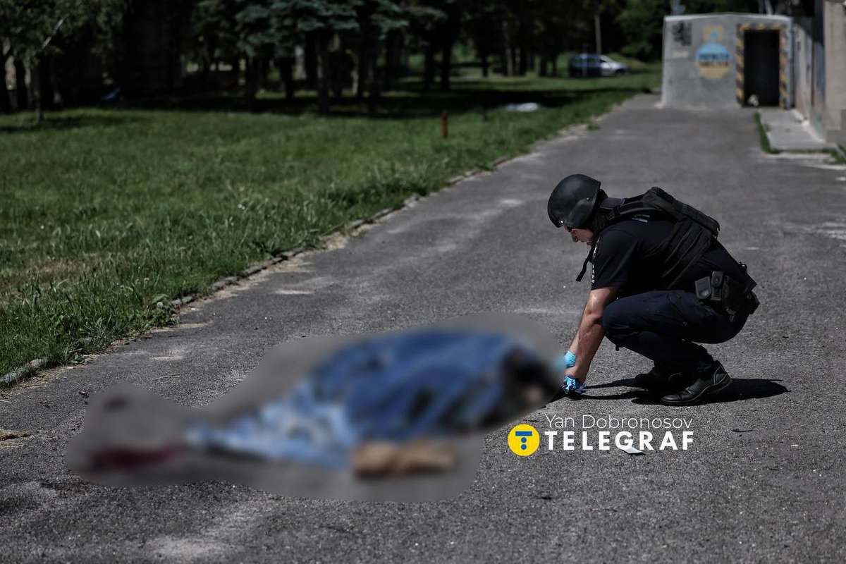 silupescu's tweet photo. Una giornata di apocalisse a Mosca, morti: 0
Un pomeriggio qualsiasi a Kramatorsk, morti: 3

L'Ucraina combatte il governo russo, la Russia combatte gli Ucraini, oggi Peskov s'è vantato della devastazione random nelle città ucraine: ecco la differenza fra noi e loro.
Punto. https://t.co/vbAUbKNjGn