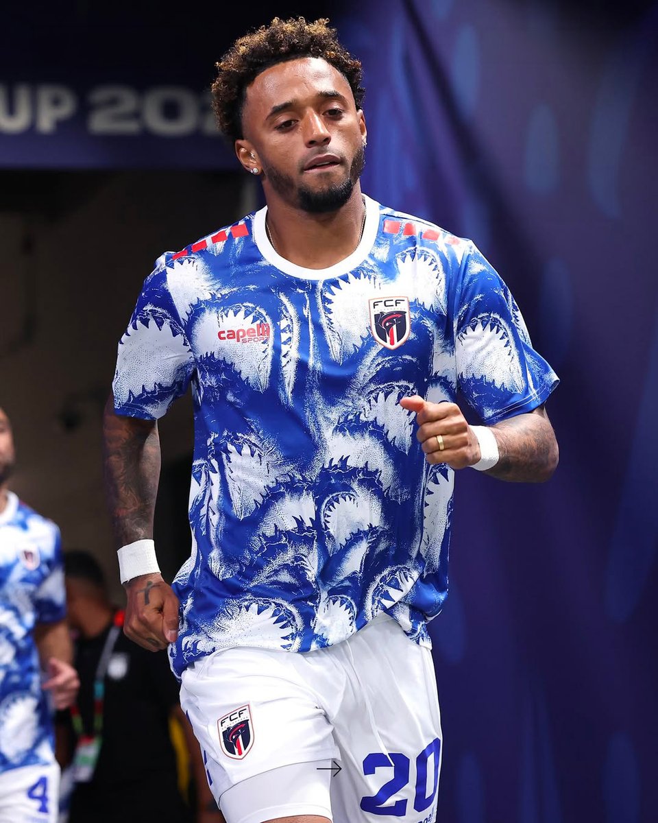 _PointDePenalty's tweet photo. Il y a des pré-matchs qui sont limite plus beaux que certains maillots c'est fou 🫠 https://t.co/UgHwZoqKld