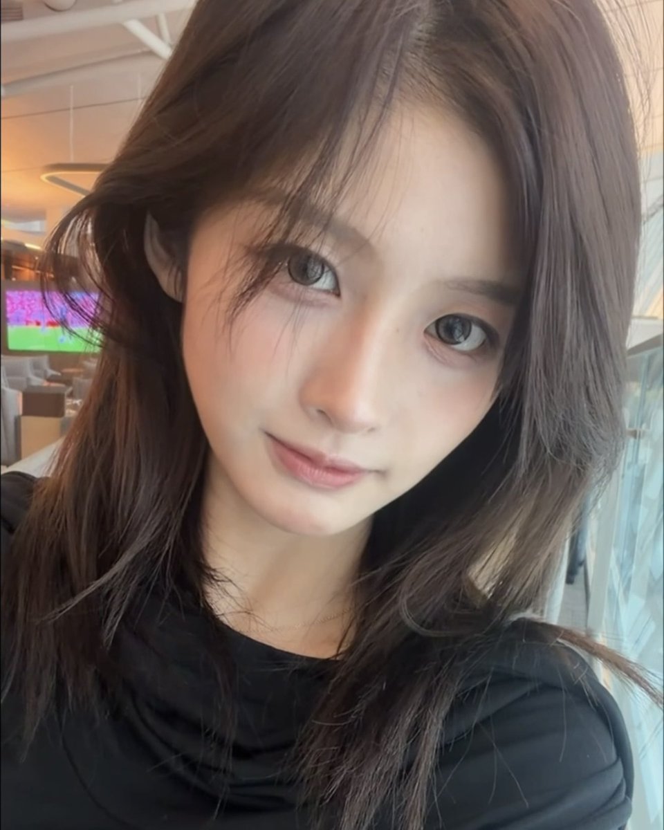 yoonaisthegoat's tweet photo. 260619 🫧

#SULLYOON #설윤
#NMIXX #엔믹스 https://t.co/mKZE1Zj4sr