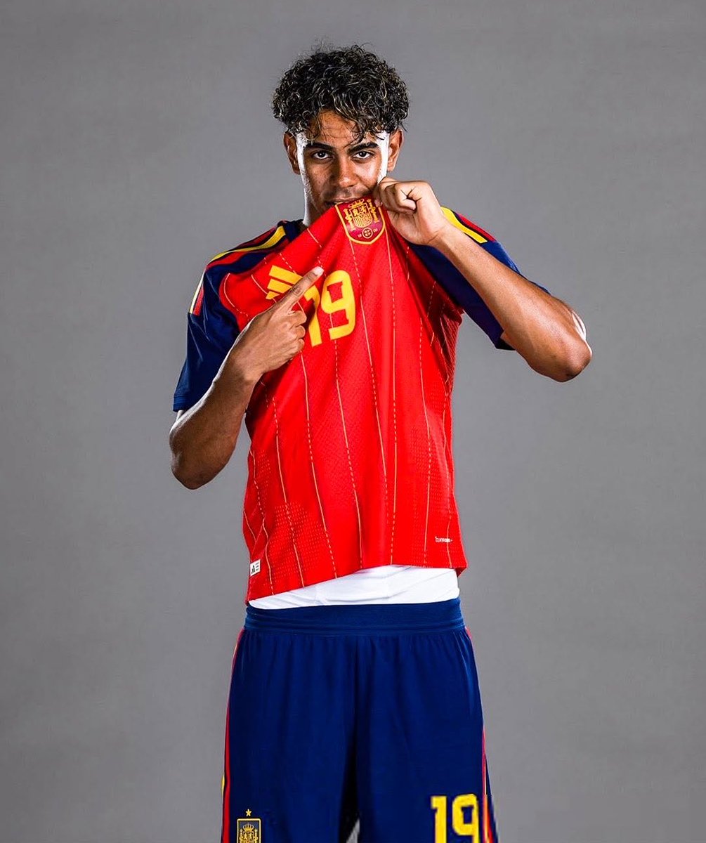 yamaltweets's tweet photo. 🇪🇸✨ https://t.co/Sci9GX6bqs