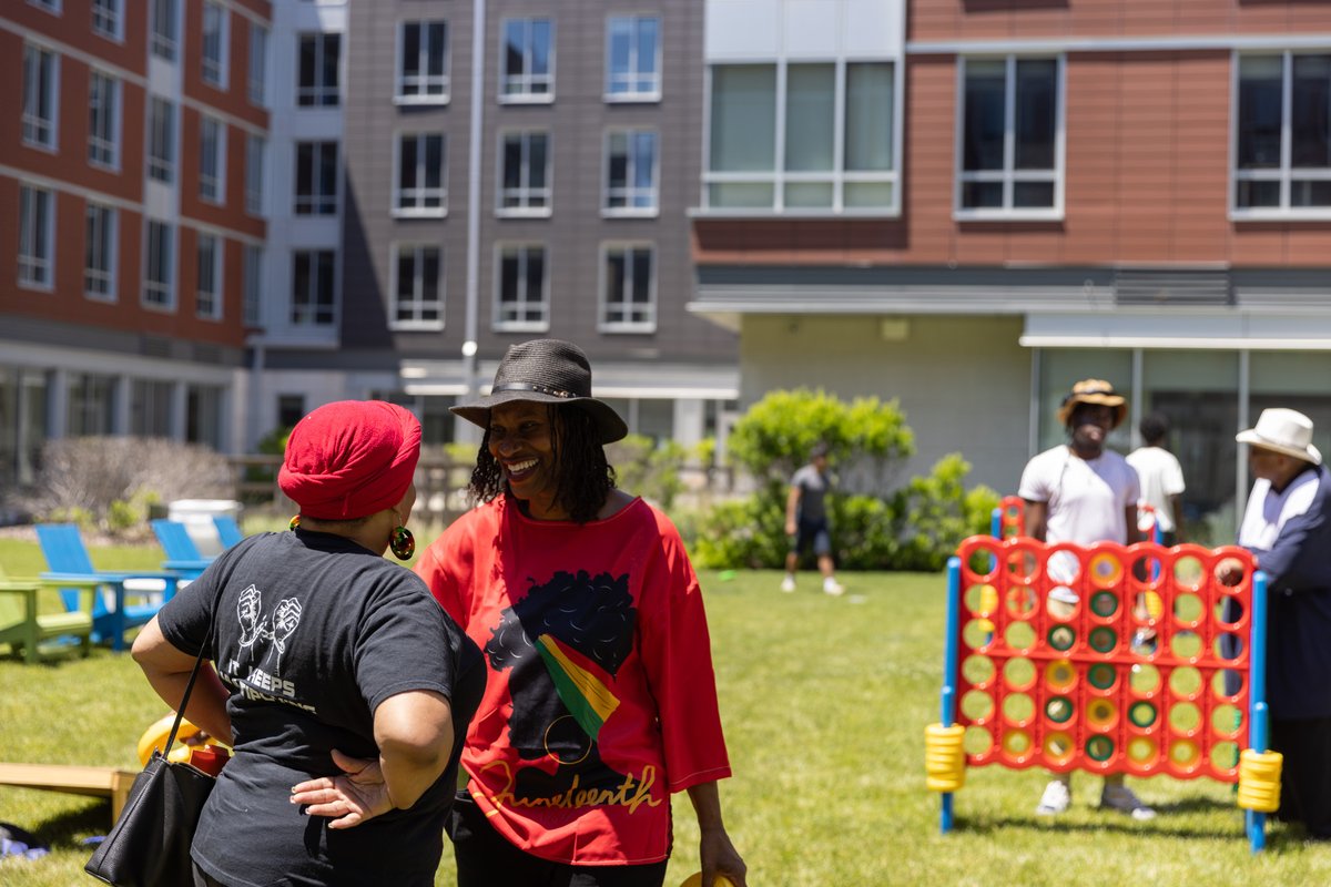 Stockton_edu's tweet photo. Honoring history. Celebrating community. Sharing joy. ❤️
Stockton University came together at our Atlantic City Campus to celebrate Juneteenth, a day that recognizes freedom, resilience and the continued pursuit of equality.
#Juneteenth #Ospreys #StocktonUniversity https://t.co/bPl6KvEt73