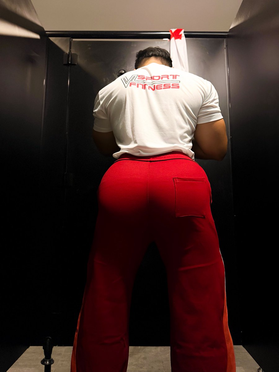 xhx_93's tweet photo. Glutes day https://t.co/XXnGRAYc4e