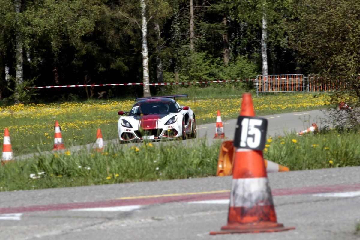 streetwheelz1's tweet photo. Christian NUESSLI driving the Lotus Exige Cup 430 with start number 320 during Auto Renntage Frauenfeld 2026. #autorenntagefrauenfeld #lotus #lotusexige #exigecup430 #sportscar #tracktool #slalom #motorsport #streetwheelz1 https://t.co/XHGlOoTgct