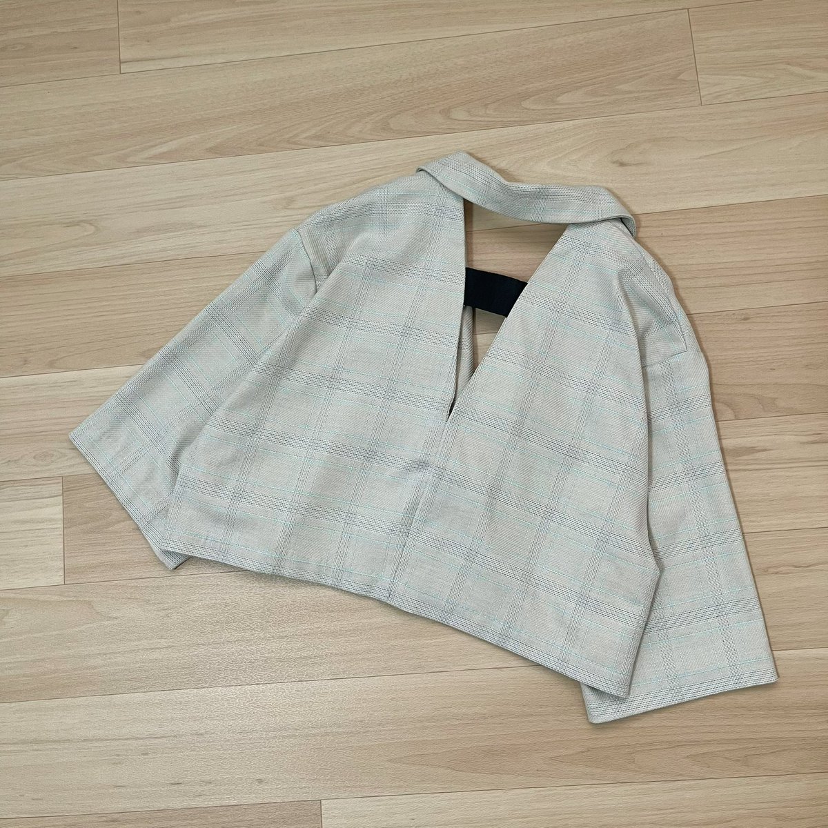 gummybearstuff's tweet photo. h&amp;m เสื้อครอปเชิ้ตแขนสั้น
มีตำหนิเล็กๆ 
อก41 ยาว14”
🍎100บาท

#ส่งต่อ #เสื้อผ้ามือสอง #ส่งต่อเสื้อผ้า 
#เสื้อผ้ามือ2 #เสื้อผ้ามือสองสภาพดี #ส่งต่อเสื้อผ้ามือสอง #ส่งต่อเสื้อผ้ามือ2 https://t.co/wDIizYiNit