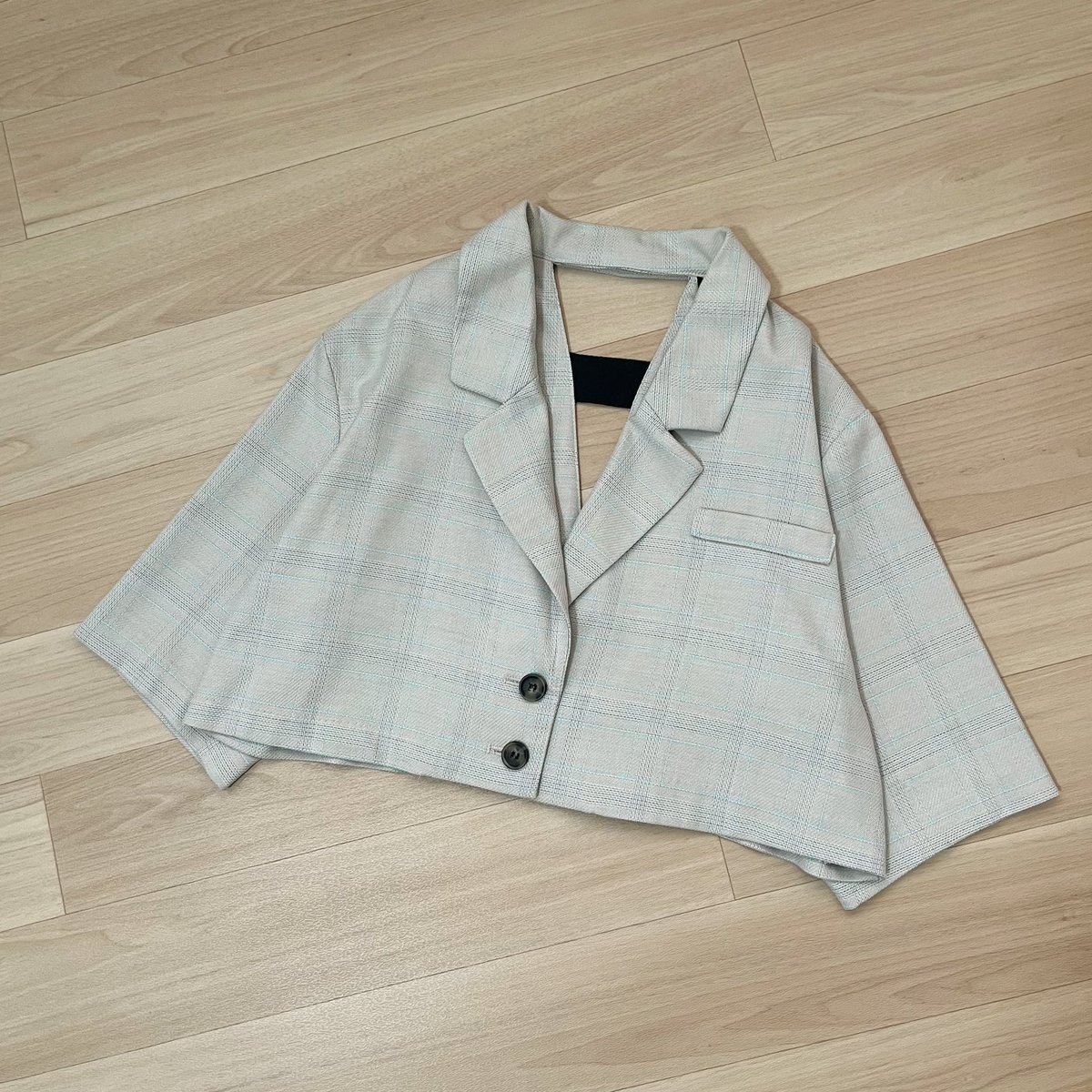 gummybearstuff's tweet photo. h&amp;m เสื้อครอปเชิ้ตแขนสั้น
มีตำหนิเล็กๆ 
อก41 ยาว14”
🍎100บาท

#ส่งต่อ #เสื้อผ้ามือสอง #ส่งต่อเสื้อผ้า 
#เสื้อผ้ามือ2 #เสื้อผ้ามือสองสภาพดี #ส่งต่อเสื้อผ้ามือสอง #ส่งต่อเสื้อผ้ามือ2 https://t.co/wDIizYiNit