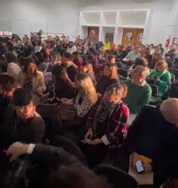 Esc_JudicialRN's tweet photo. 📍 Hoy, en General Roca, alrededor de 200 personas participan de la capacitación “Uso de la IA en la Justicia”, una propuesta organizada por la Escuela de Capacitación Judicial del Poder Judicial de Río Negro junto al Colegio de Abogados y Abogadas de General Roca. https://t.co/nrs8JSHFFA