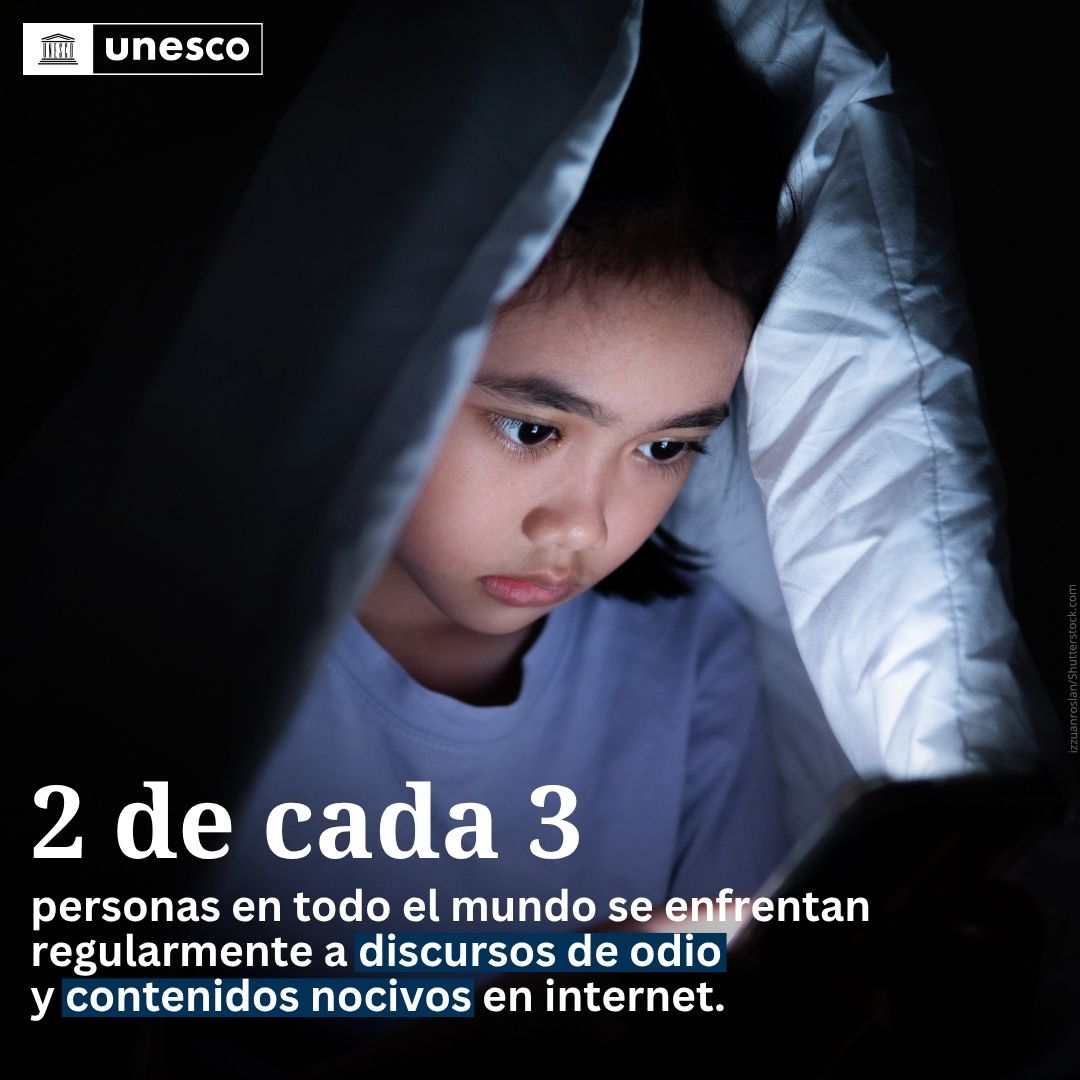 UNESCO_es's tweet photo. ¿Sabías que 2 de cada 3 personas se enfrentan a diario al discurso del odio en internet?

Un profesorado bien preparado puede ayudar a los alumnos a pensar de forma crítica y a actuar de manera ética y responsable tanto en entornos físicos como digitales.

La UNESCO pone a disposición recursos educativos para dotar a docentes, alumnos y responsables políticos con las herramientas necesarias para prevenir el discurso del odio a través de la educación: https://t.co/RhGTszSV0E #NoAlOdio