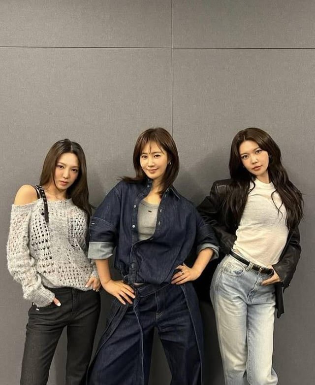 GirlgroupsBR's tweet photo. 🚨 A nova unit do Girls’ Generation, HyoRiSoo (Hyoyeon, Yuri e Sooyoung), deve revelar amanhã sua música de debut. Ansiosos? 👀 https://t.co/Bzn2QsP7cr