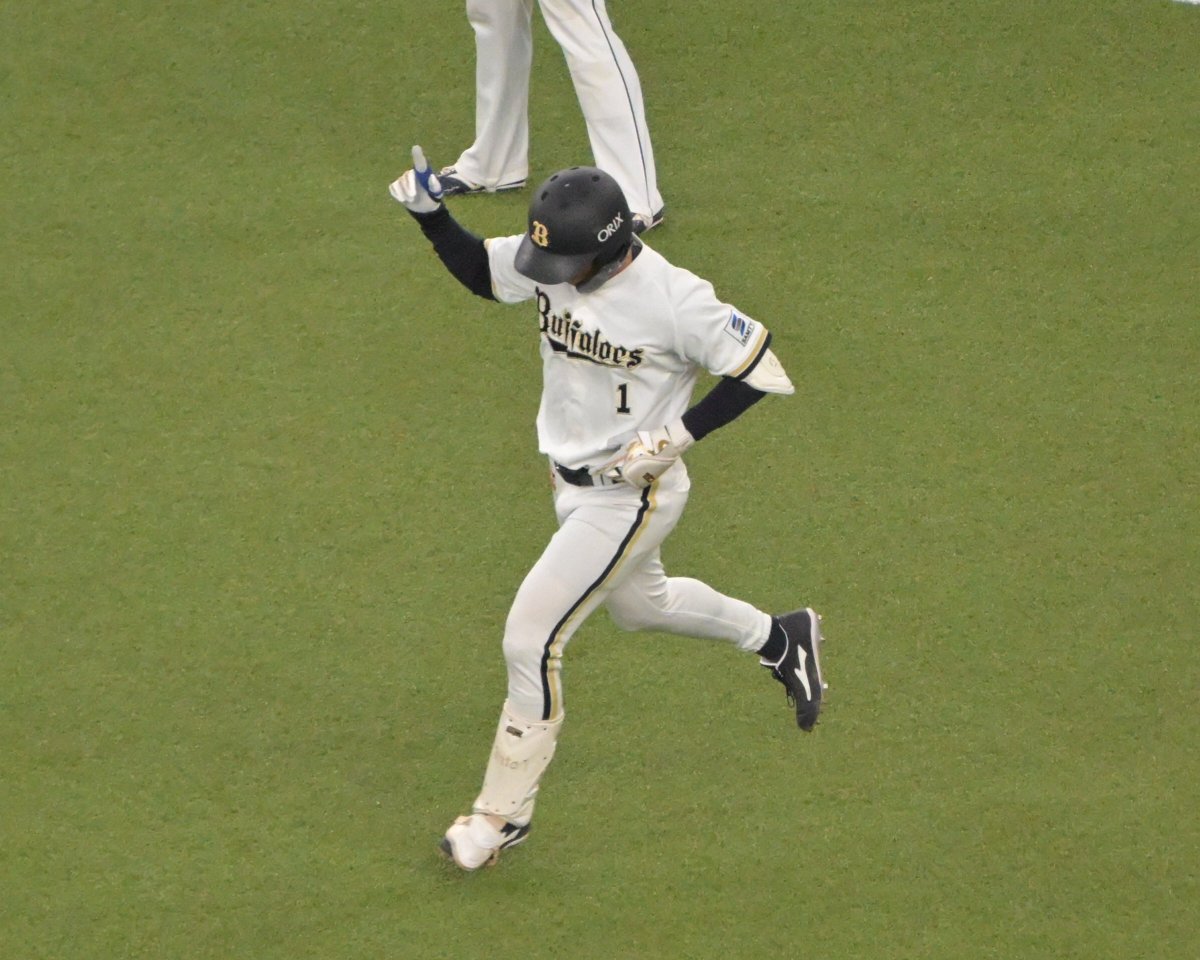 fullmoon2118's tweet photo. 残念ながら明日の朝が早いので球場を後にしました😢
オリのサヨナラ勝利を願っています🙏
太田選手！起死回生の同点アーチ💫
2026.6.19  #太田椋 #Bs2026 https://t.co/8wQJTLML4U