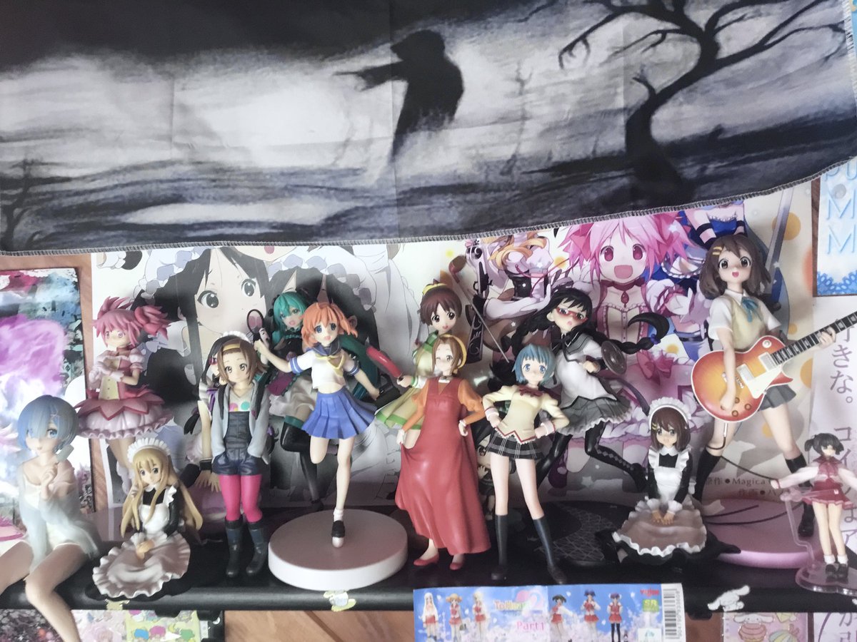 kurisuukei's tweet photo. collecting should never be a competition. true collecting is slowly building ur collection up over time, having alot of items at once doesn't equal a good collection and you should never poke fun at those just beginning. collecting is for everyone 
(♡ˊ͈ ꒳ ˋ͈♡) 🤍 https://t.co/4ptzTN2hAa