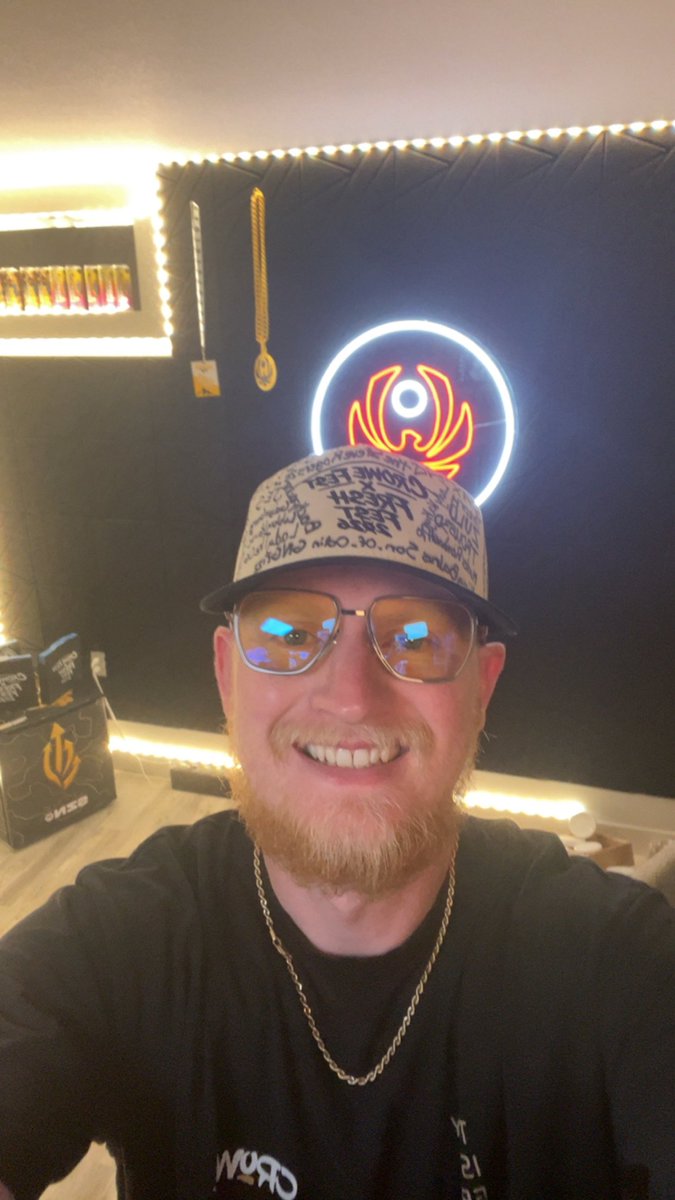 CroweGamingg's tweet photo. It’s HAT DAY! Come win this thing!

Big FRIDAY vibes today!!

See YOU there 🫡

https://t.co/F4HRhtMn1a https://t.co/0TOj0RMV63