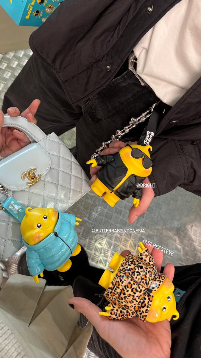 sena8626's tweet photo. Brightくん、イベントに参加してた😆
お友達のお店だよね？タイにオープンしたのかな？

Bright Vachirawit
#bbrightvc #bright
cr: ollalevinaa/saradanilaa https://t.co/t81KqbLOzo