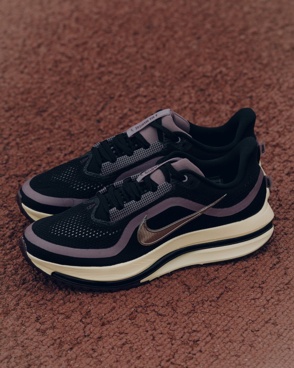 nicekicks's tweet photo. A Ma Maniére x Nike Pegasus Premium "Black/Burgundy Crush" is releasing at 10am ET 🏃💨

📲 https://t.co/GjTlkErU8p https://t.co/09Vy7YM6Yy