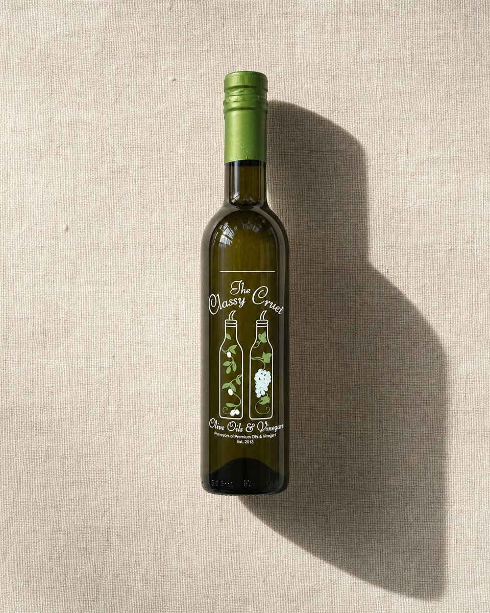 TheClassyCruet's tweet photo. Summer cooking, in one bottle.🌿Tuscan Herb — our #1 seller. Real herb extracts in a super-premium EVOO base. Drizzle over grilled veggies, toss with warm pasta, dip crusty bread. A whole season of easy meals.  #keepitclassy #theclassycruet https://t.co/VG5XtazhIU
