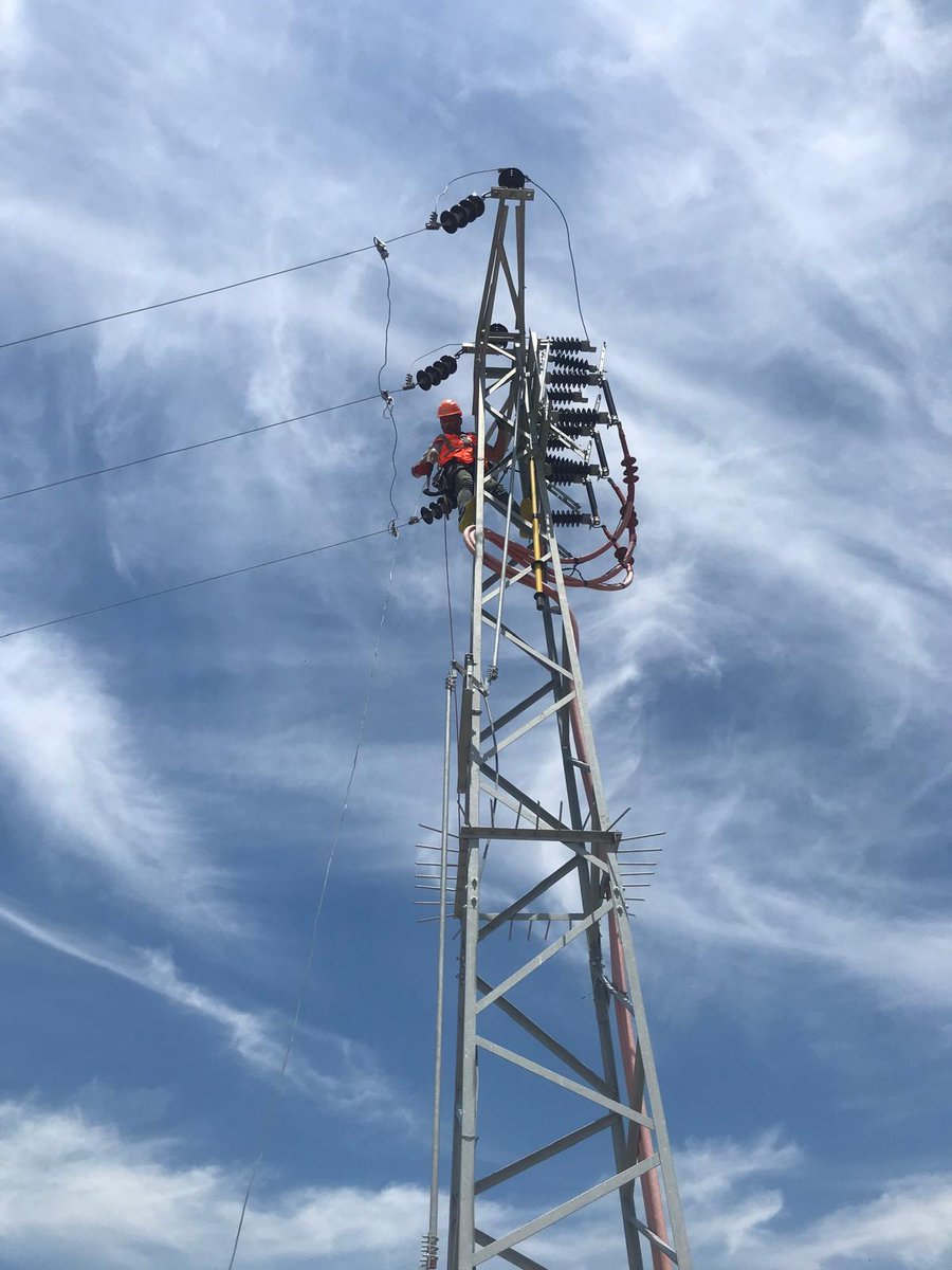 Trafo_Test's tweet photo. Ankara-Bolu-Düzce 🔧seksiyoner ve trafo değişimleri 🛠️💪#TrafoBakımı #ElektrikDağıtımı #SahaÇalışması #TeknikHizmet #bolu #ankara https://t.co/I8rEuxlGl0