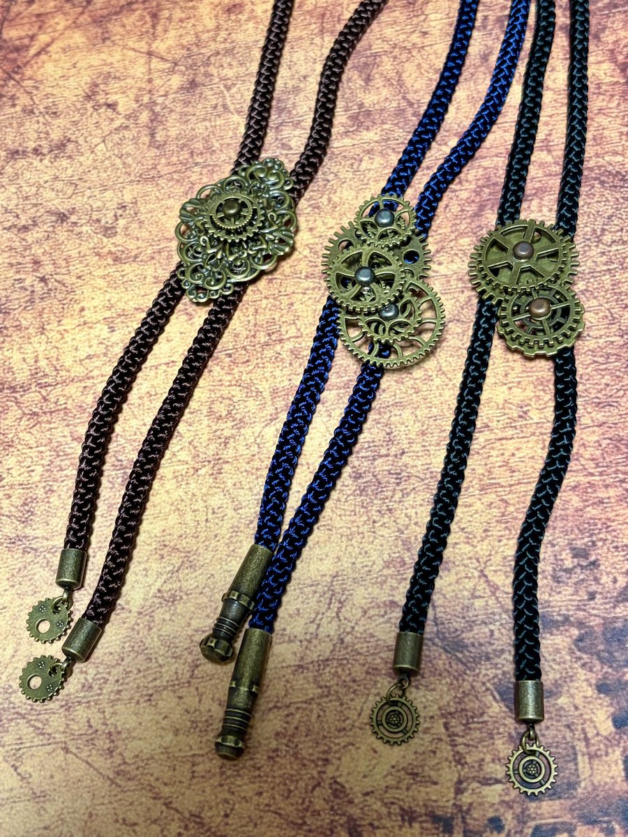 flaboratory's tweet photo. #デコパレ 出品アクセサリー。

歯車の回せるアクセサリー、あります。

大まかな価格帯は
ペンダント 3〜5000円台
ループタイ 5000円前後
ピアス・イヤリング 1000円台

デコレーション☆パレード６
6/20(土)～6/30(火)
新宿マルイアネックス1F
カレンダリウム１

＃デコパレ６ https://t.co/ntmI7k7FcR
