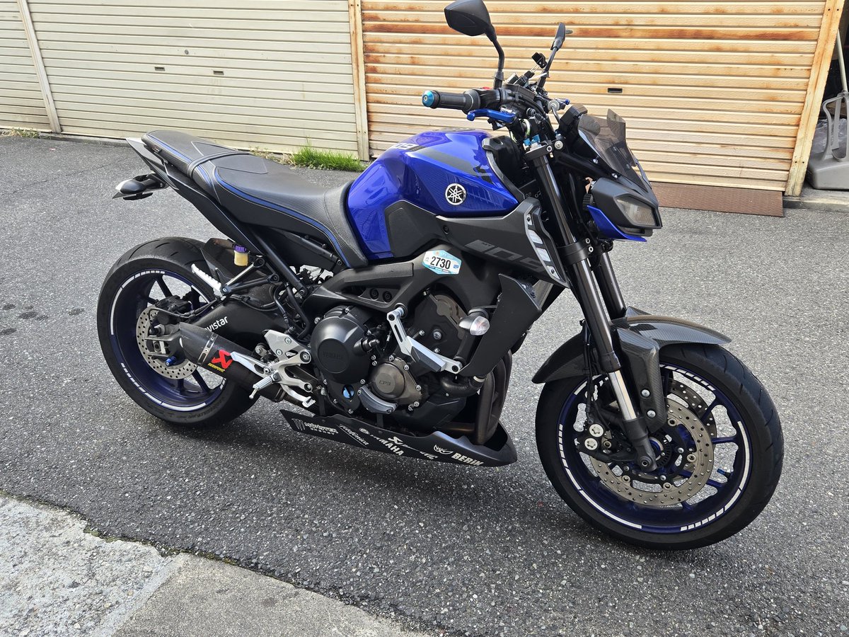 kwRR1777's tweet photo. #バイク売ります 
MT09 2017年式売ります

75万円予定
走行距離は写真の通りです
アクラポのマフラーなし(ノーマルマフラー)なら70万で
売れなかったら下取りにだしますー
気になったら連絡ください！ https://t.co/H4m1IcWoxG