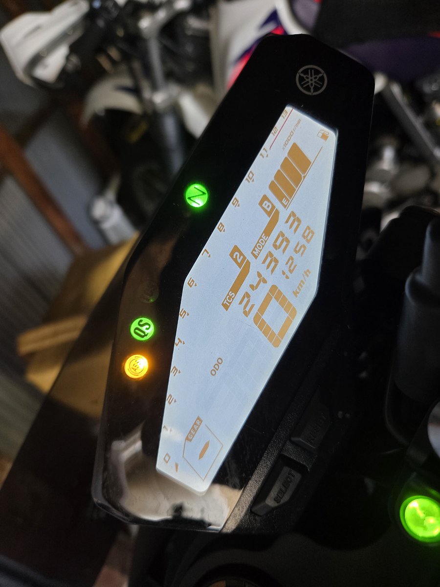 kwRR1777's tweet photo. #バイク売ります 
MT09 2017年式売ります

75万円予定
走行距離は写真の通りです
アクラポのマフラーなし(ノーマルマフラー)なら70万で
売れなかったら下取りにだしますー
気になったら連絡ください！ https://t.co/H4m1IcWoxG