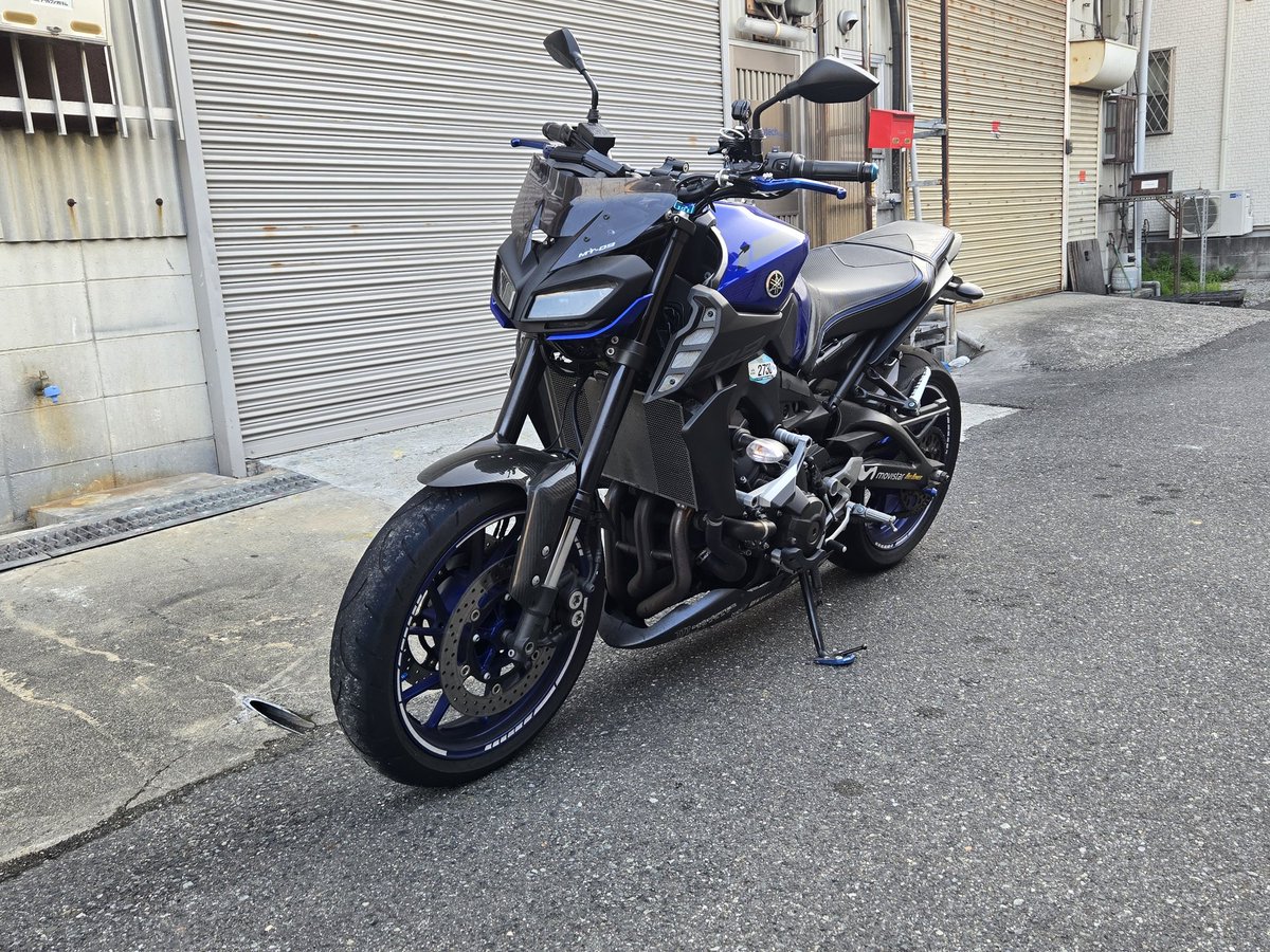 kwRR1777's tweet photo. #バイク売ります 
MT09 2017年式売ります

75万円予定
走行距離は写真の通りです
アクラポのマフラーなし(ノーマルマフラー)なら70万で
売れなかったら下取りにだしますー
気になったら連絡ください！ https://t.co/H4m1IcWoxG