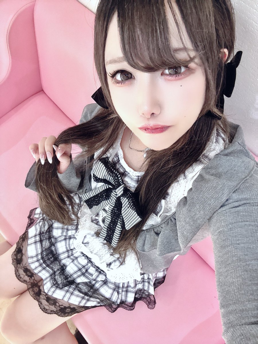 RUBUNCAFE's tweet photo. 🌙深夜営業🌙

本日はシーシャブース
深夜営業日です！

めろこが22時から28時まで
出勤してます🌟

カウンター側のクーラー
壊れております💦
テーブル席でのご滞在が
おすすめです😭

たくさんのご来店
お待ちしております🎶

lo.27時

 #シーシャ #大須 https://t.co/o1aVhEBP22