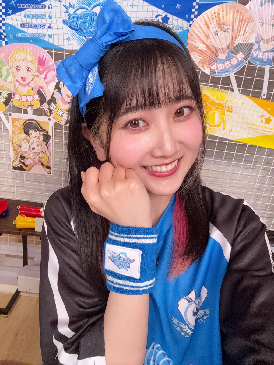 a_yabushima's tweet photo. #リエラ生放送
ありがとうございました！！
情報盛りだくさん！！！！！！
ジャケット、楽曲公開にポップアップ…。
結女体育祭も🏃‍♂️✨️
Liella!は12？13人だった…？？
どんな体育祭になるのか楽しみです🤣
改めて、新情報をチェックしてくださいね〜！
きゃんさん、まゆちさんありがとうございました☺️💖
#lovelive #Liella