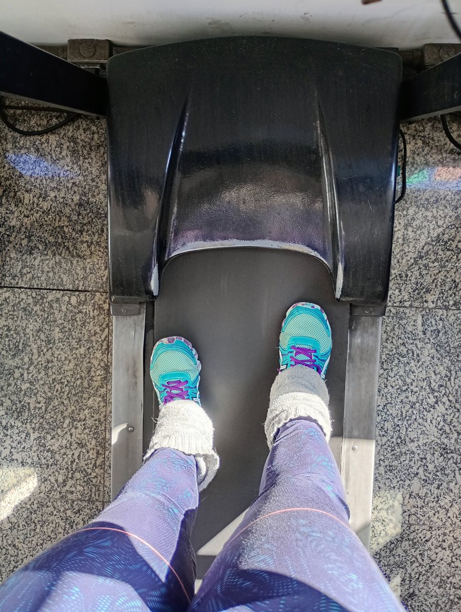 LoretaMarjory's tweet photo. Bora treinar, galerinha!
#arenasports
#FerrazdeVasconcelos https://t.co/BglzEYVtvN