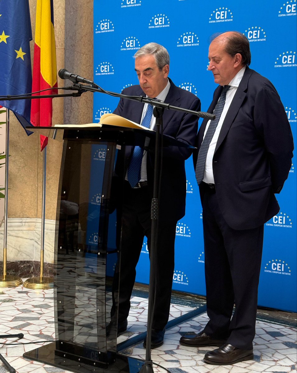 gasparripdl's tweet photo. Con il Segretario Generale Dal Mas ho visitato la sede dell’Iniziativa Centro Europea #InCe a Trieste. Abbiamo parlato di integrazione europea e delle principali sfide su cui lavorare. https://t.co/GKqAAdqP3J