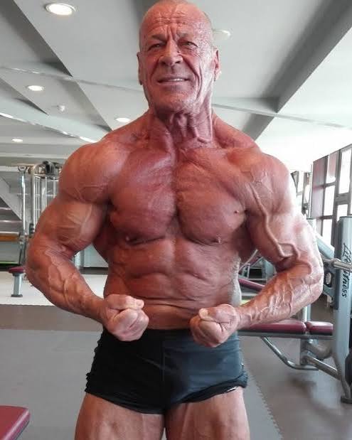 Imskully11's tweet photo. @AWAXDEM @DbsHype Please shut up you know nothing of human anatomy if you simply keep training https://t.co/MSbucB7EyY