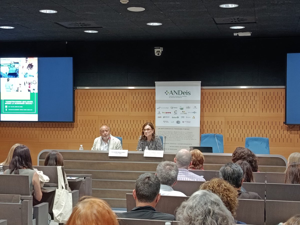 EmpleoJunta's tweet photo. Ayer, la viceconsejera de Empleo, Beatriz Barranco, y hoy, la secretaria general de Empresa y Trabajo Autónomo, Fina Martínez, han participado en las Jornadas Andaluzas de Empresas de Inserción, organizadas por #ANDEIS.

🔊Han destacado el papel fundamental de estas entidades para generar empleo, inclusión social y nuevas oportunidades para las personas más vulnerables.