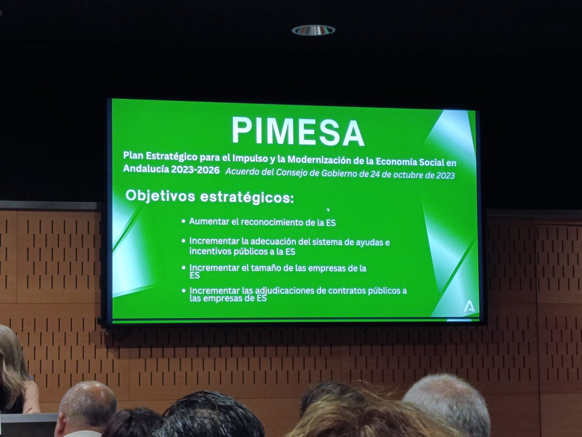 EmpleoJunta's tweet photo. Ayer, la viceconsejera de Empleo, Beatriz Barranco, y hoy, la secretaria general de Empresa y Trabajo Autónomo, Fina Martínez, han participado en las Jornadas Andaluzas de Empresas de Inserción, organizadas por #ANDEIS.

🔊Han destacado el papel fundamental de estas entidades para generar empleo, inclusión social y nuevas oportunidades para las personas más vulnerables.