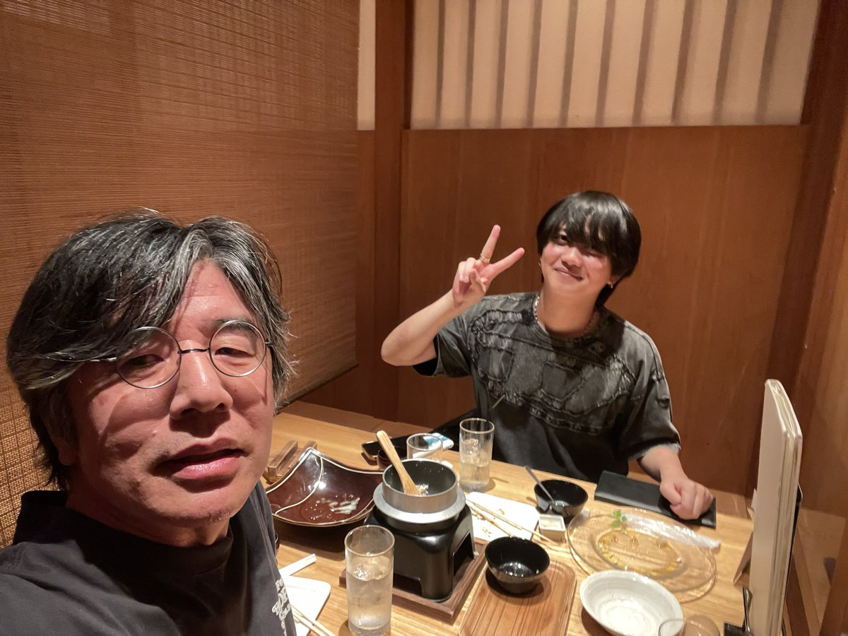 lennono560's tweet photo. 「せりしゅん」こと芹沢瞬くんと飲みました。
SNSのバズり方を教えてもらったり、いろいろ勉強になる夜でした。
#せりしゅん 
#芹沢瞬 https://t.co/WRsGMVGNIV