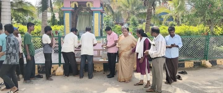 GDC_ATP's tweet photo. Government College (Autonomous), Ananthapuramu paid heartfelt tributes to the legendary Sri Nandamuri Taraka Rama Rao Garu on his 104th Jayanthi, honoring his remarkable contributions to cinema, culture, and public service.🌹✨
#NTRJayanthi 
#ArtsCollegeAnantapur 
#APCCE 
#gdcatp https://t.co/3F7m1Rppff