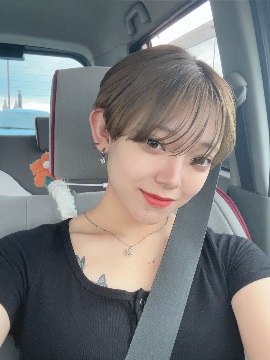 ringooo_417's tweet photo. 高校生ぶり？ショートです‼️‼️
ガッツリ後ろと横バリカン入れてもらった‼️
この夏はこの髪の毛と椎名林檎で楽しむ‼️‼️‼️ https://t.co/CXFJgN3xdm