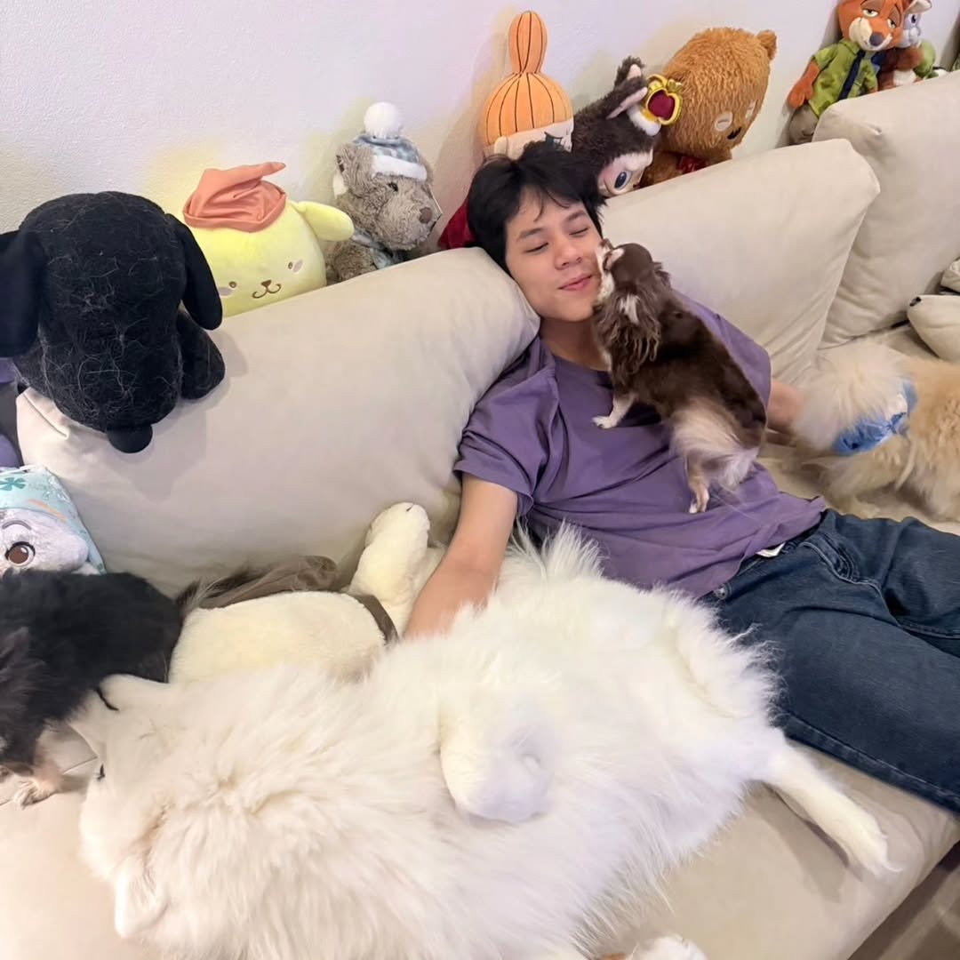 inkl0ve's tweet photo. everything in this photo is the fluffiest ever (he included) https://t.co/qAa1ktmL8z