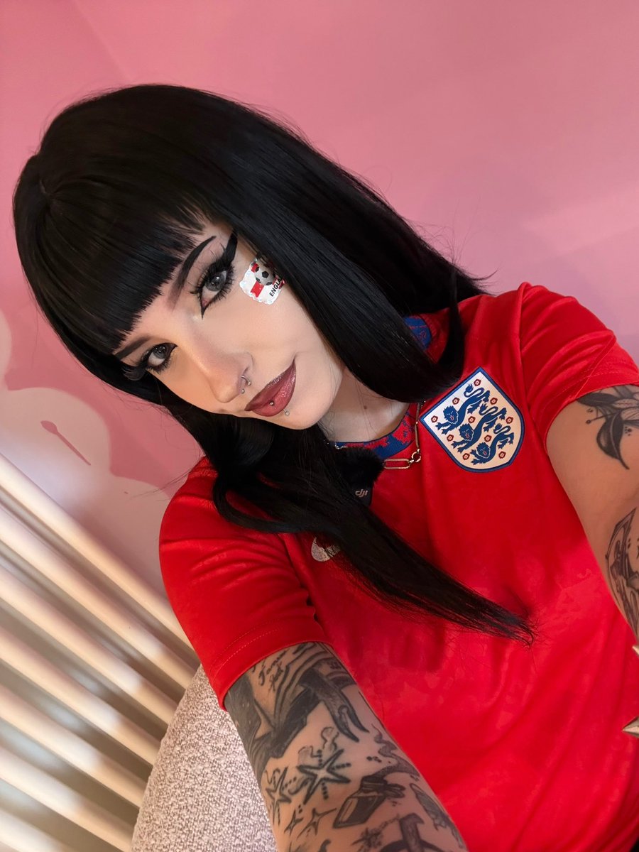 Pixieplux's tweet photo. who’s winning the World Cup❓ https://t.co/52J7NFExMd