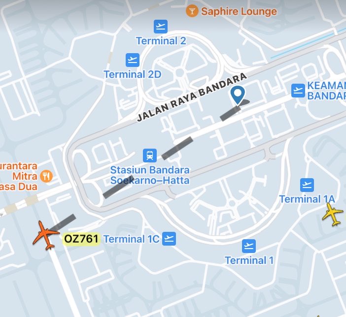 coertis_'s tweet photo. ga pernah pernahnya gua mantau radar pesawat sampai tu pesawat landing nyari JALUR PARKIRAN LOH YA😭😭😭

kebayang member denger announcement “ladies and gentlemen we have just landed at soekarno hatta international airport in Tanggerang Banten, welcome to JAKARTA” HUEEE SENENG https://t.co/USF94vEF0z