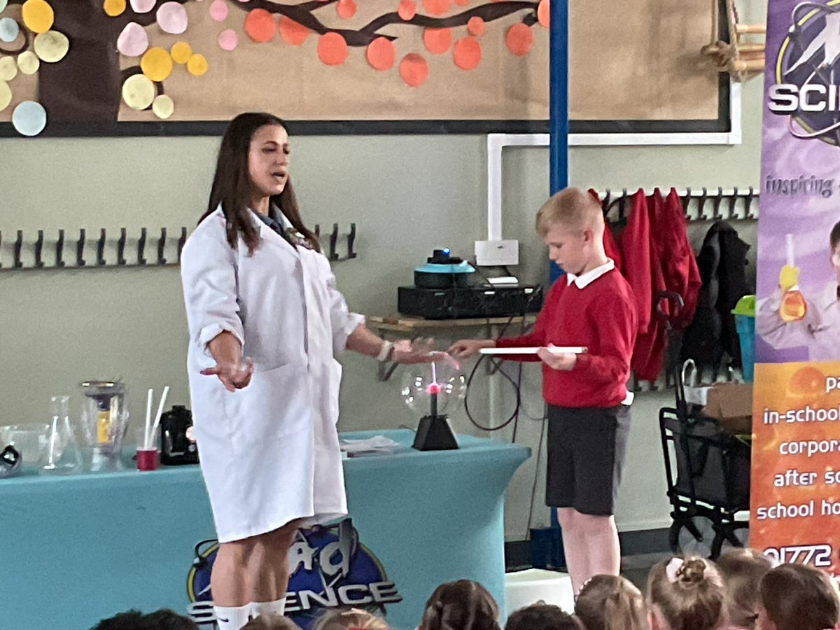 GlasshoughtonIA's tweet photo. It really was a mad science assembly at  GIA!
@CastlefordTrust #MadScience https://t.co/LnMyGaaggj